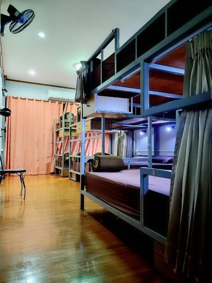 T2B Hostel Chiang Mai Esterno foto